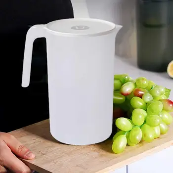 Кувшин для воды с крышкой Кувшин для воды с крышкой, не содержащий BPA, термостойкий, можно мыть в посудомоечной машине. Отлично подходит как для холодных, так и для горячих напитков в помещении 2